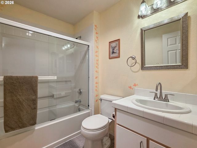 5225 JEAN Rd 205, Lake Oswego, OR 97035