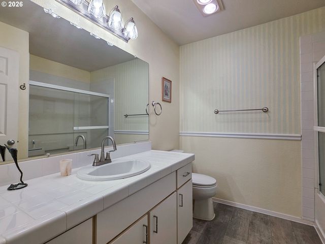 5225 JEAN Rd 205, Lake Oswego, OR 97035