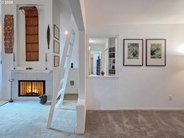 5225 JEAN Rd 205, Lake Oswego, OR 97035