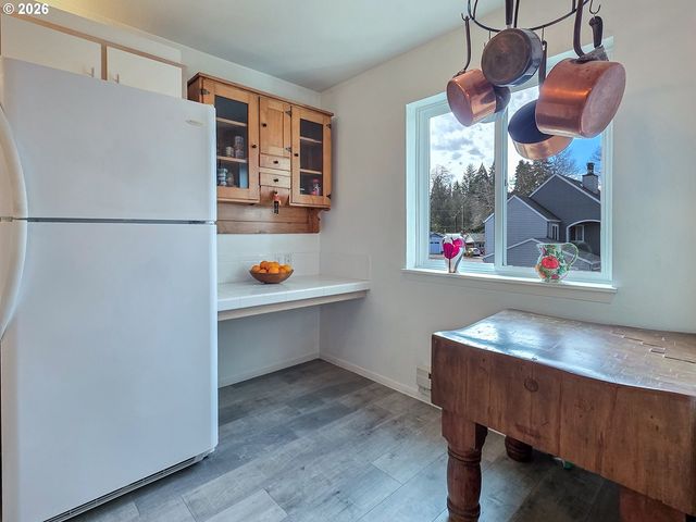 5225 JEAN Rd 205, Lake Oswego, OR 97035