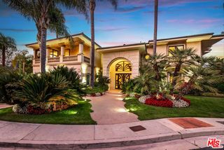 12145 Summit Court, Beverly Hills, CA 90210