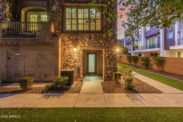 2482 E ROMA Avenue, Phoenix, AZ 85016