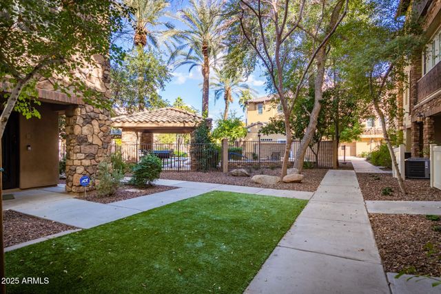 2482 E ROMA Avenue, Phoenix, AZ 85016