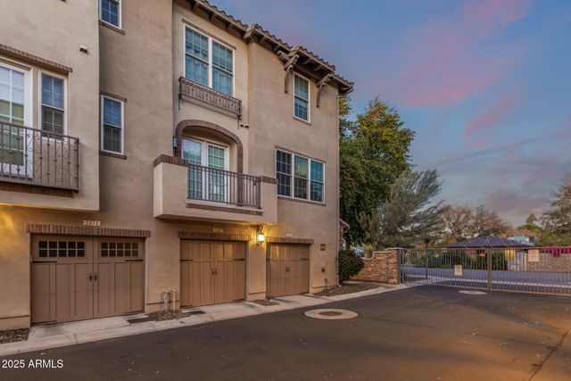 2482 E ROMA Avenue, Phoenix, AZ 85016