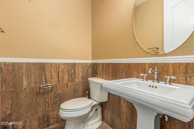 2482 E ROMA Avenue, Phoenix, AZ 85016