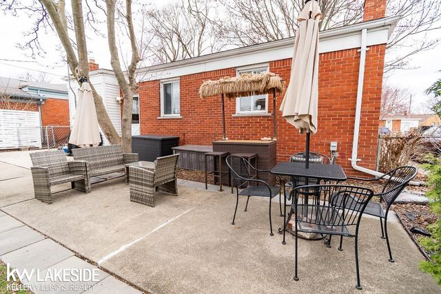 21606 Arrowhead Street, Saint Clair Shores, MI 48082