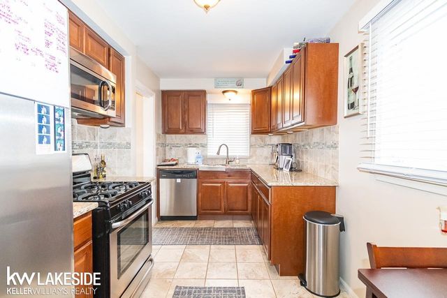 21606 Arrowhead Street, Saint Clair Shores, MI 48082