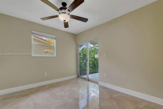 9243 SW 204th Ter 0, Cutler Bay, FL 33189