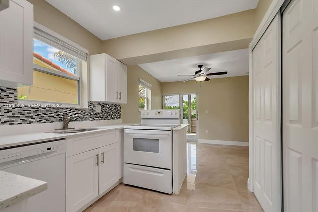 9243 SW 204th Ter 0, Cutler Bay, FL 33189