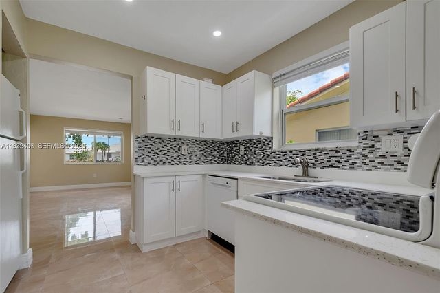 9243 SW 204th Ter 0, Cutler Bay, FL 33189