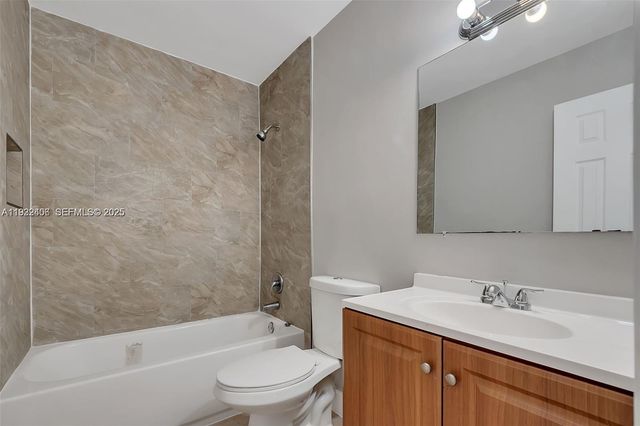 9243 SW 204th Ter 0, Cutler Bay, FL 33189