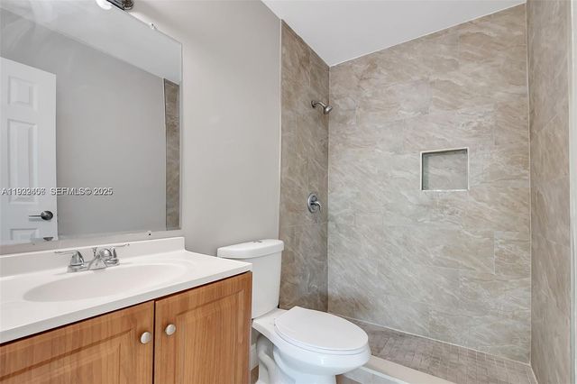 9243 SW 204th Ter 0, Cutler Bay, FL 33189