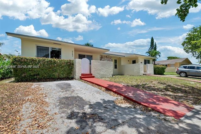 9243 SW 204th Ter 0, Cutler Bay, FL 33189