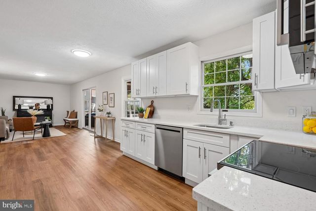 113 SUE ANN CT, Sterling, VA 20164