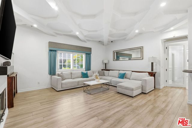 4305 Coquette Place, Tarzana, CA 91356