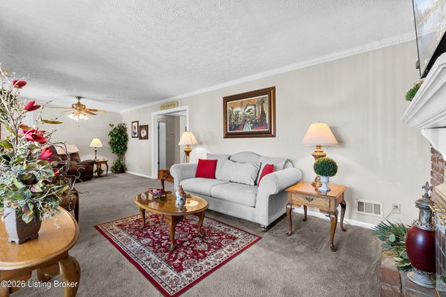 4410 Burnt Cedar Ln, Louisville, KY 40219