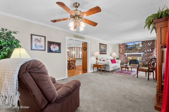 4410 Burnt Cedar Ln, Louisville, KY 40219