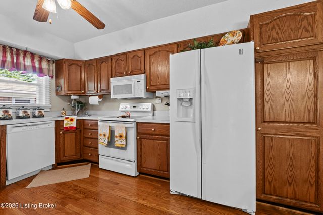 4410 Burnt Cedar Ln, Louisville, KY 40219