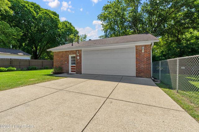 4410 Burnt Cedar Ln, Louisville, KY 40219