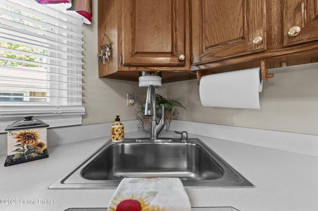4410 Burnt Cedar Ln, Louisville, KY 40219