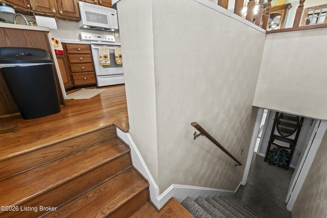 4410 Burnt Cedar Ln, Louisville, KY 40219
