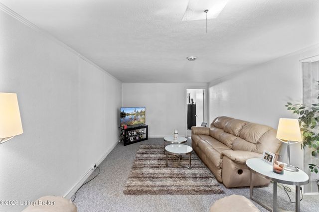 4410 Burnt Cedar Ln, Louisville, KY 40219