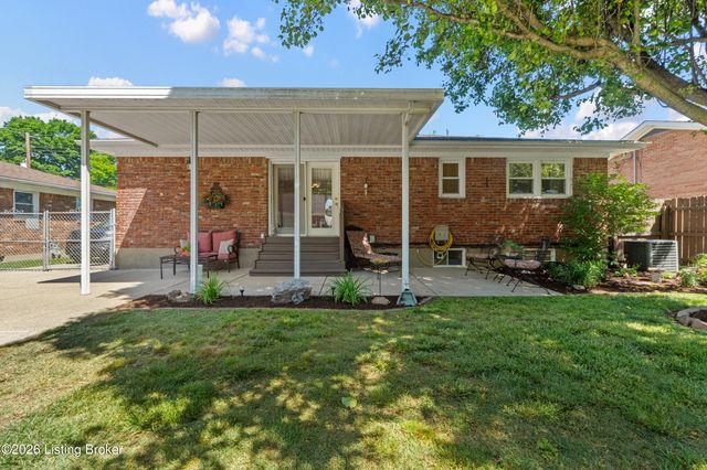4410 Burnt Cedar Ln, Louisville, KY 40219
