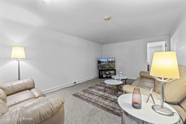4410 Burnt Cedar Ln, Louisville, KY 40219