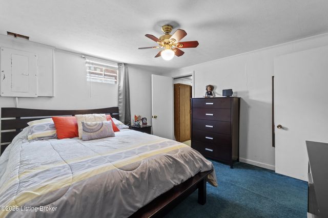 4410 Burnt Cedar Ln, Louisville, KY 40219