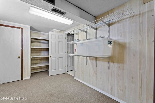 4410 Burnt Cedar Ln, Louisville, KY 40219