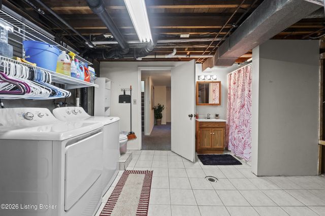 4410 Burnt Cedar Ln, Louisville, KY 40219