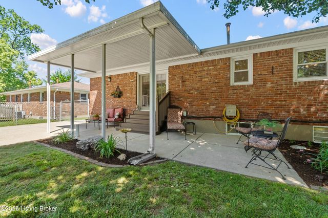 4410 Burnt Cedar Ln, Louisville, KY 40219