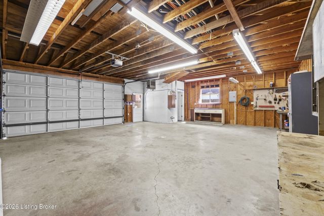 4410 Burnt Cedar Ln, Louisville, KY 40219