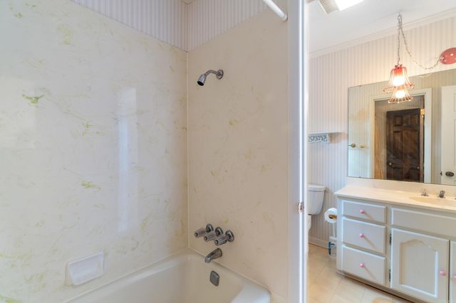 21 Riviera Dr, Conway, AR 72034