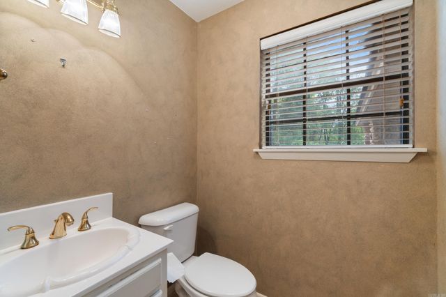 21 Riviera Dr, Conway, AR 72034