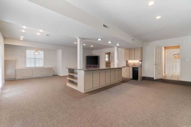 21 Riviera Dr, Conway, AR 72034