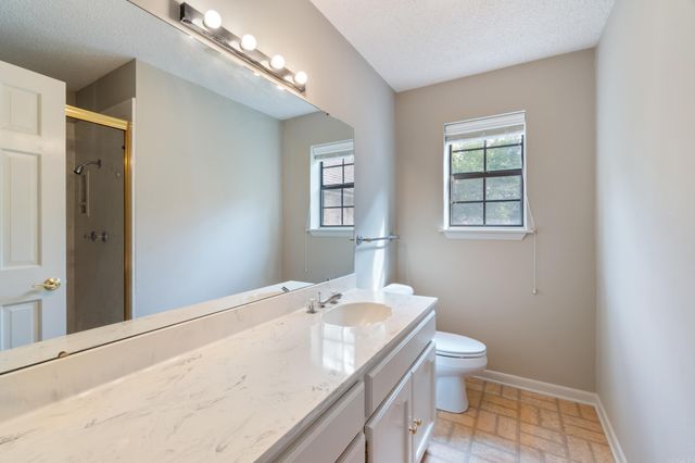 21 Riviera Dr, Conway, AR 72034