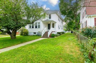 159 White St 159, Belmont, MA 02478