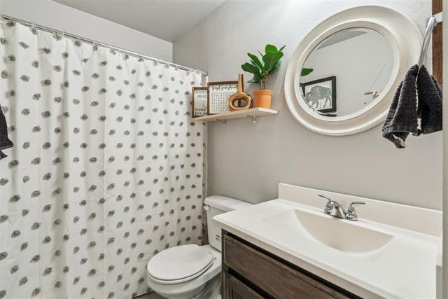 3432 Piney River Drive, Yukon, OK 73099