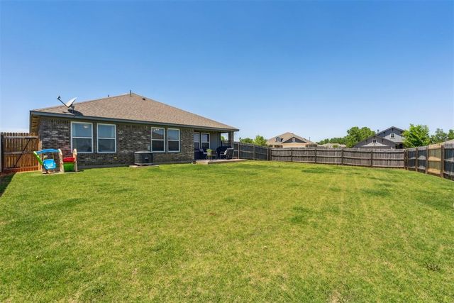3432 Piney River Drive, Yukon, OK 73099
