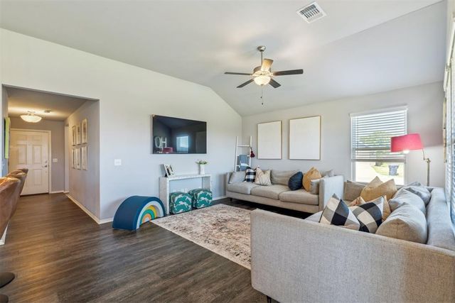 3432 Piney River Drive, Yukon, OK 73099