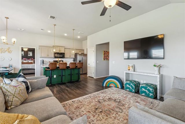 3432 Piney River Drive, Yukon, OK 73099