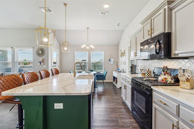 3432 Piney River Drive, Yukon, OK 73099