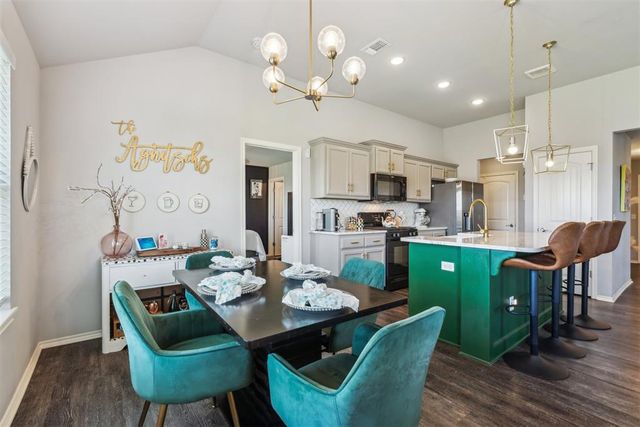 3432 Piney River Drive, Yukon, OK 73099