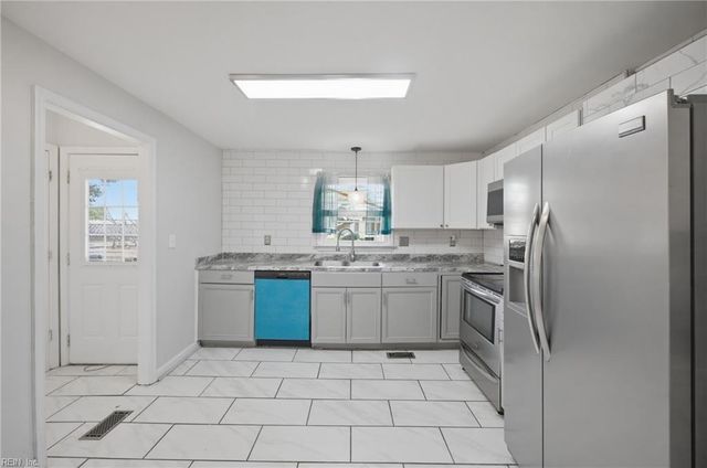 1303 Stratford ST, Portsmouth, VA 23701