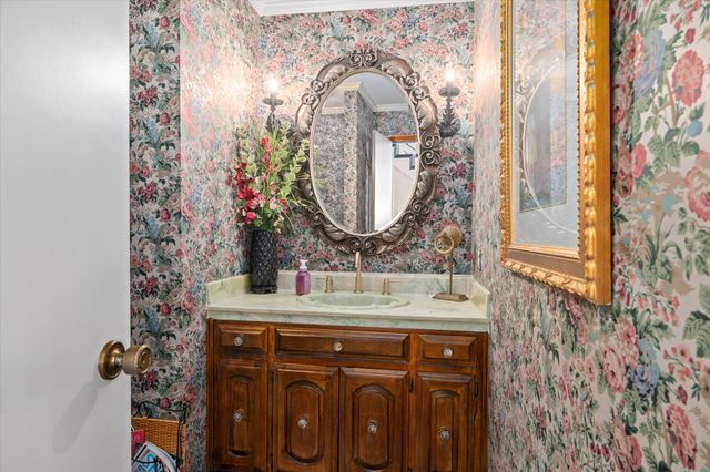 33 Crown Place, Richardson, TX 75080