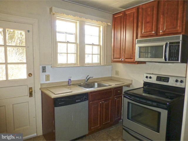 209 S 7TH AVE, West Reading, PA 19611