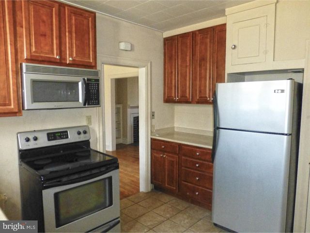 209 S 7TH AVE, West Reading, PA 19611