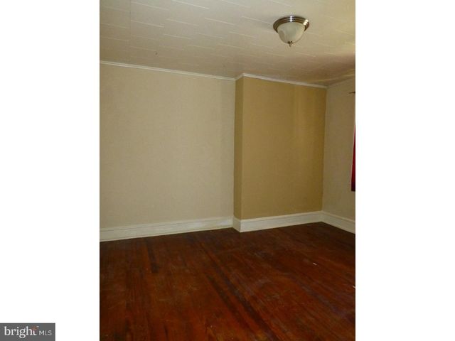 209 S 7TH AVE, West Reading, PA 19611