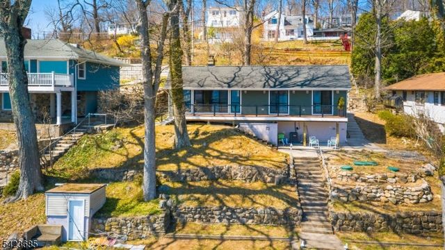 38 Ithanell Rd, Hopatcong Boro, NJ 07843